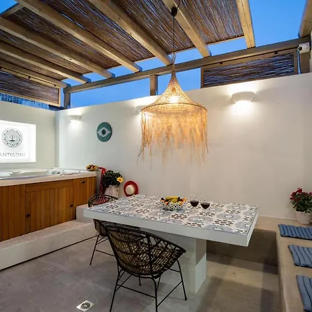 Antigone Traditional House *