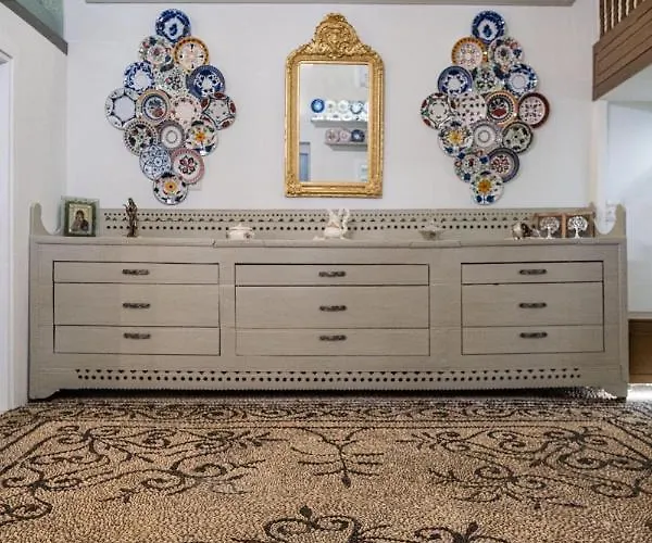 Antigone Traditional House *