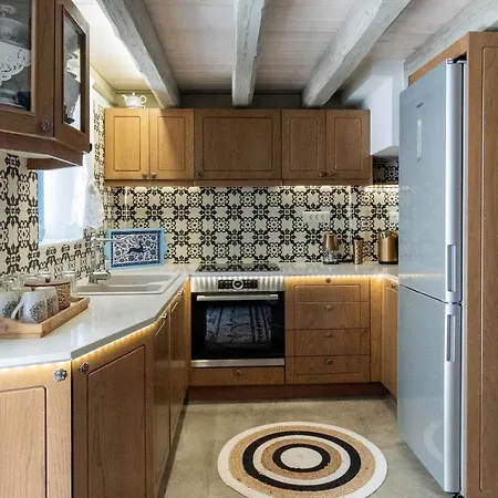 Nyaraló Antigone Traditional House Koszkinú