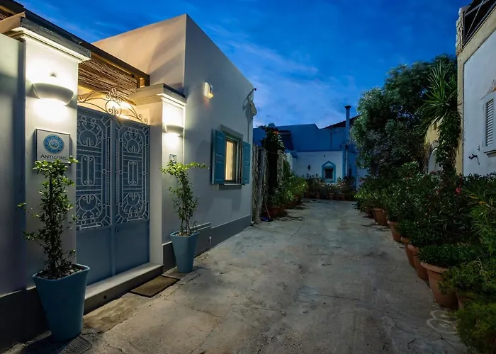 Antigone Traditional House Holiday home *